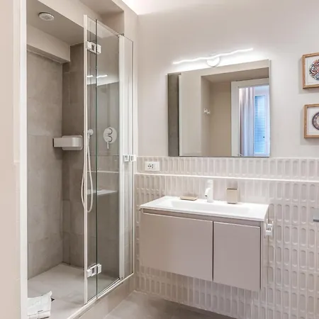 Conte Termini 2 Bedroom 2 Bathroom Metro Ab Appartement