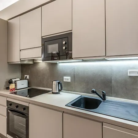 아파트 Conte Termini 2 Bedroom 2 Bathroom Metro Ab 로마